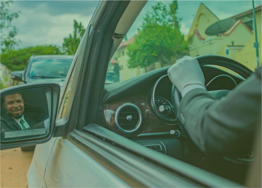 Nairaxi Luxury chauffeur | Hire a car in Lagos